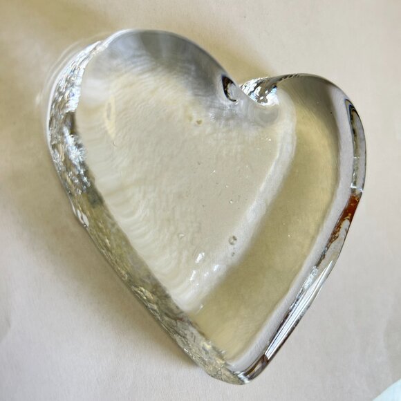 Vintage Paperweight Clear Heart Shaped Art Glass /crystal Flat Back Heavy - Picture 3 of 11